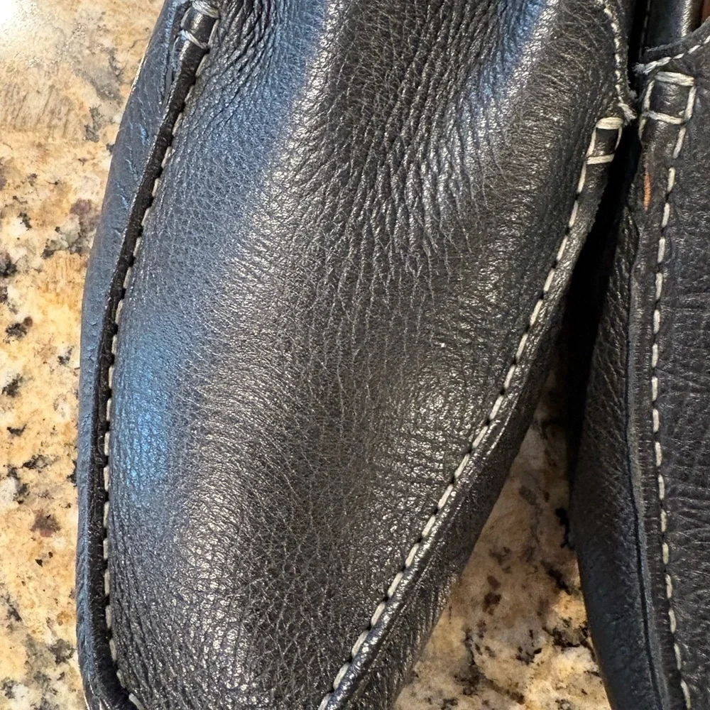 ▪️1901 Leather Slip On Loafers
